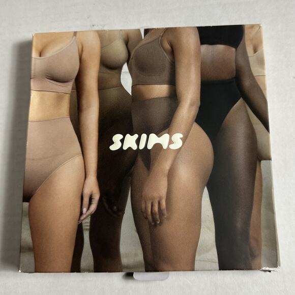 SKIMS Women's Shapewear Core Control Thong Clay Size L/XL NWT - Picture 9 of 9